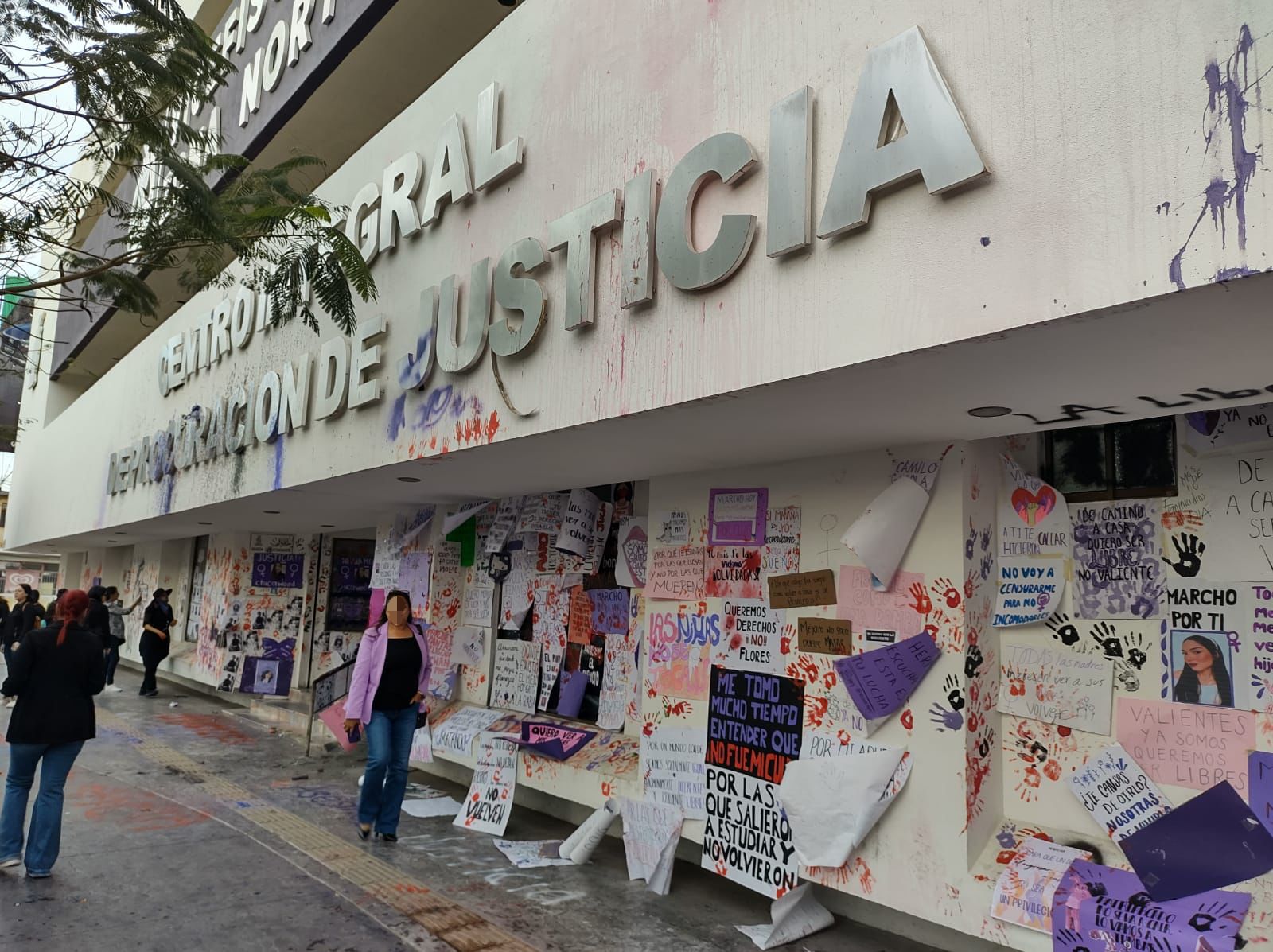 En Los Mochis! Marcha del 8M finaliza con vicefiscalía vandalizada |  Noticiero Altavoz